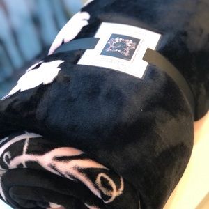 Victoria Secret Sherpa blanket